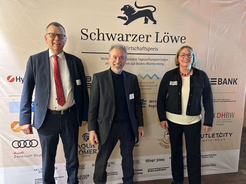 Podium mit allen Preisträgern